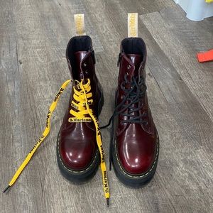 Dr Martens V Jadon II Cherry Red